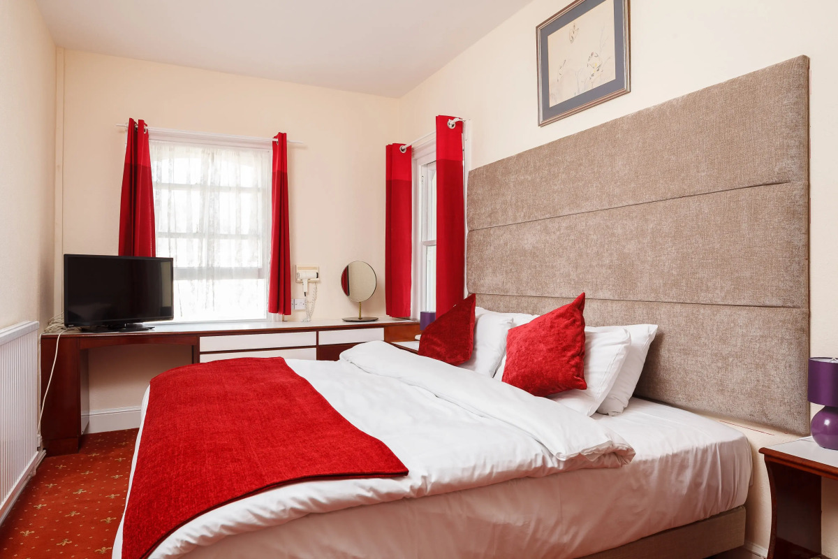 Pearl and Pebbles Hotel