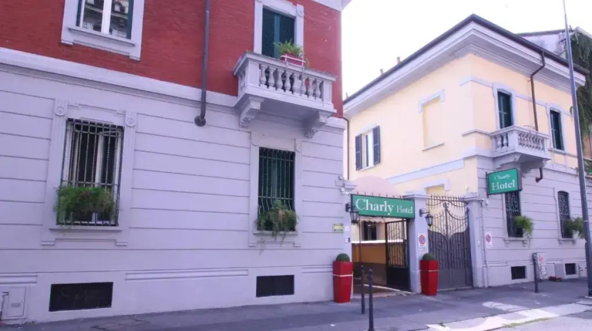 Charly Hotel