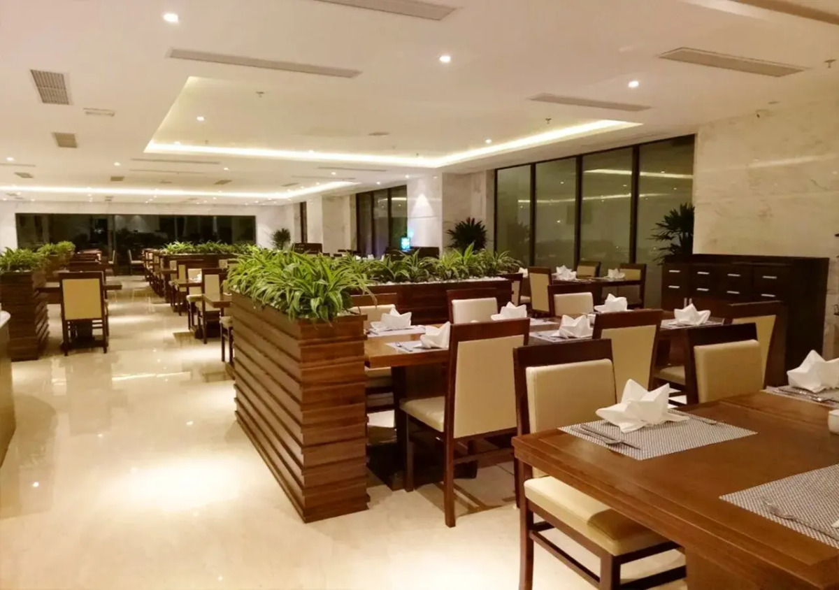 Yarra Ocean Suites Danang