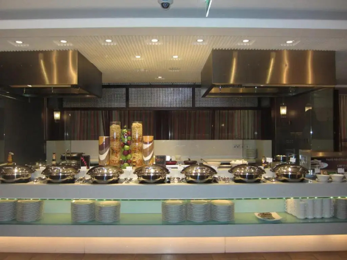 Centro Al Manhal by Rotana