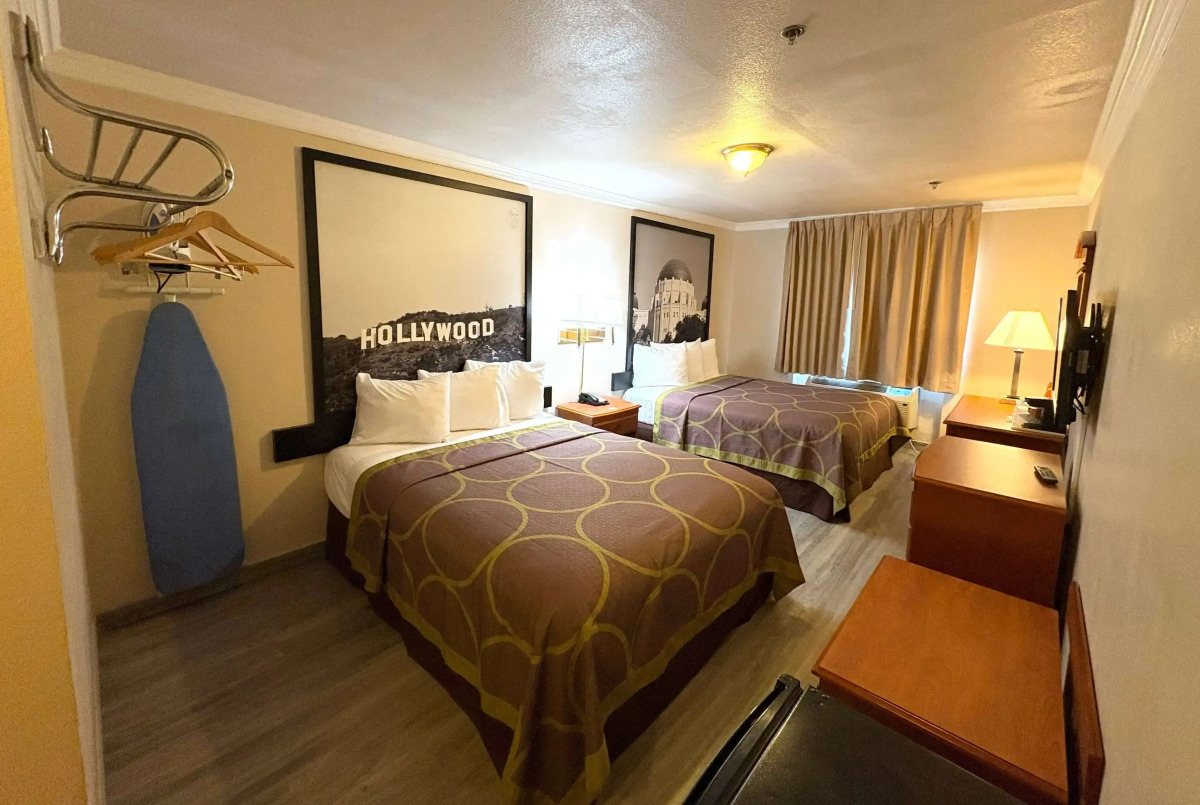 Super 8 by Wyndham Hollywood/LA Area