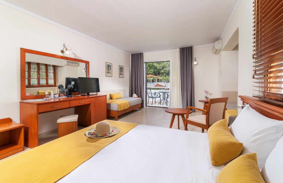 Porfi Beach Hotel