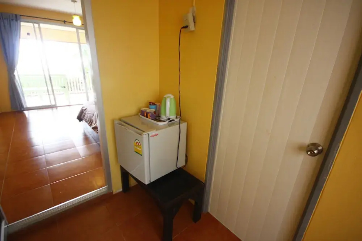 Insook Ko Larn Guesthouse