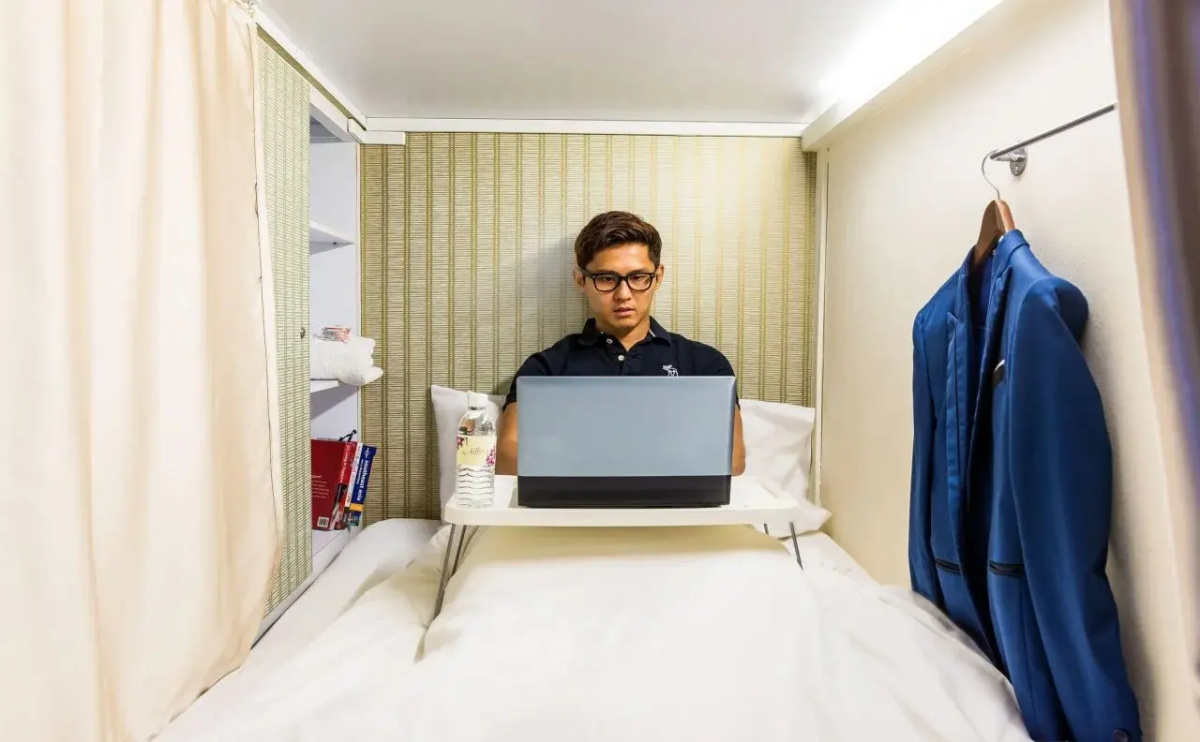 Adler Hostel