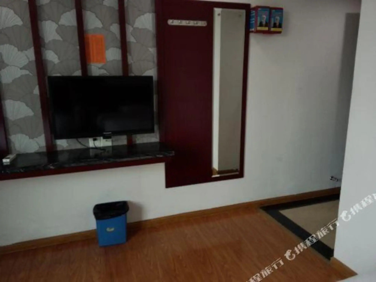 Home Inn Huaxuan Collection Hotel (Guangzhou Railway Station Clocks and Watches City)