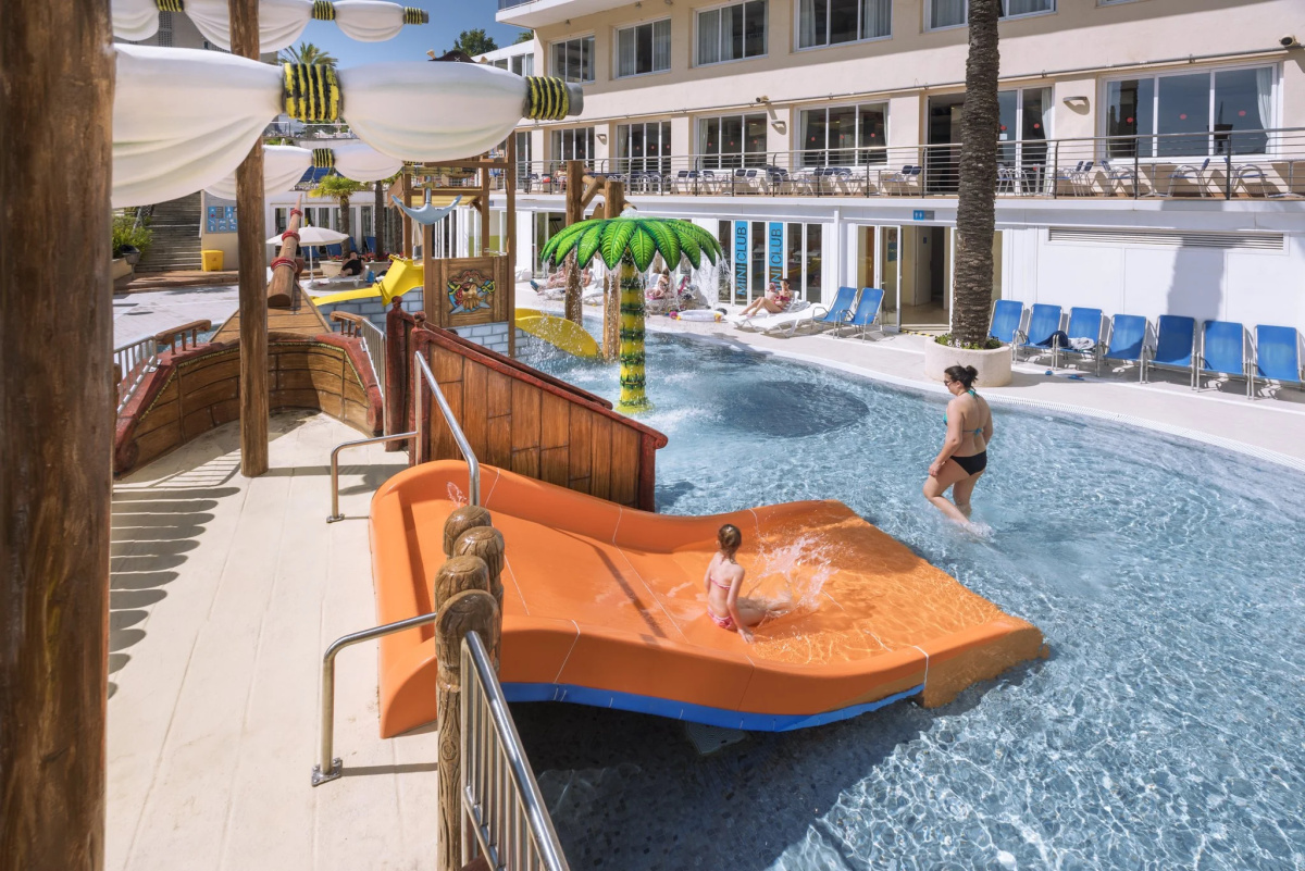 Hotel Serhs Oasis Park
