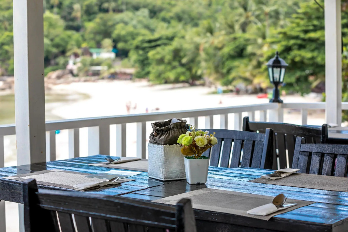 Crystal Bay Beach Resort