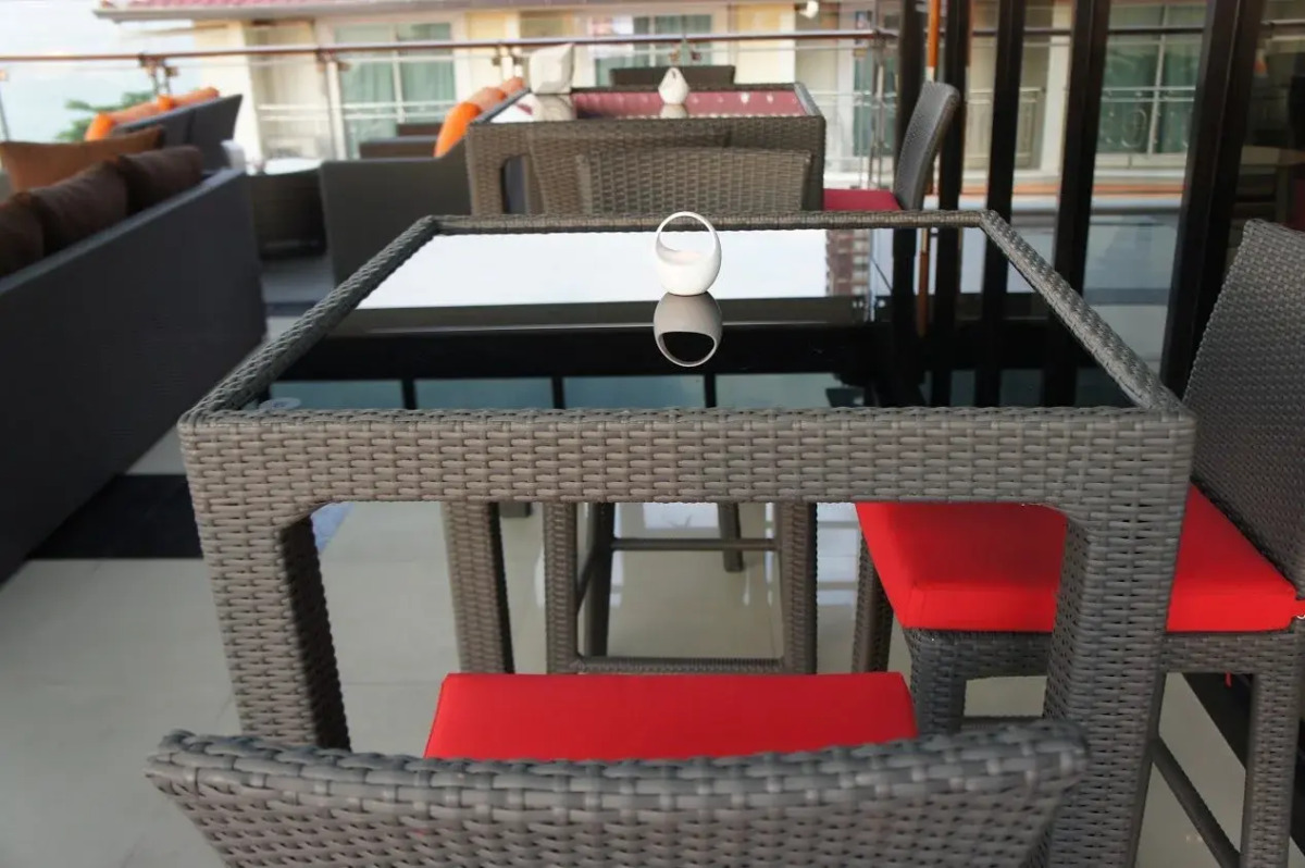 Serenotel Pattaya Beach Front