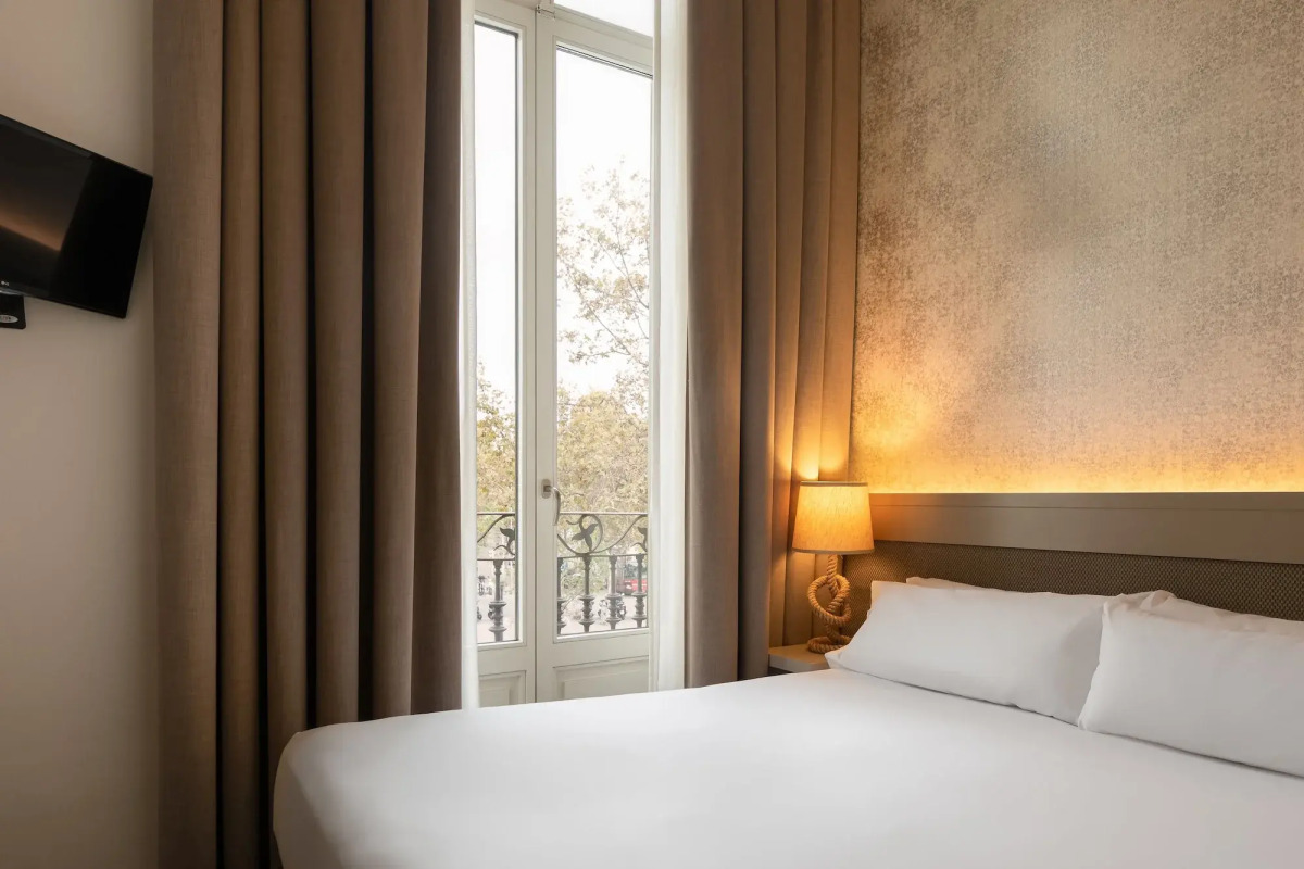 Duquesa Suites Landmark Hotel by Duquessa Hotel Collection