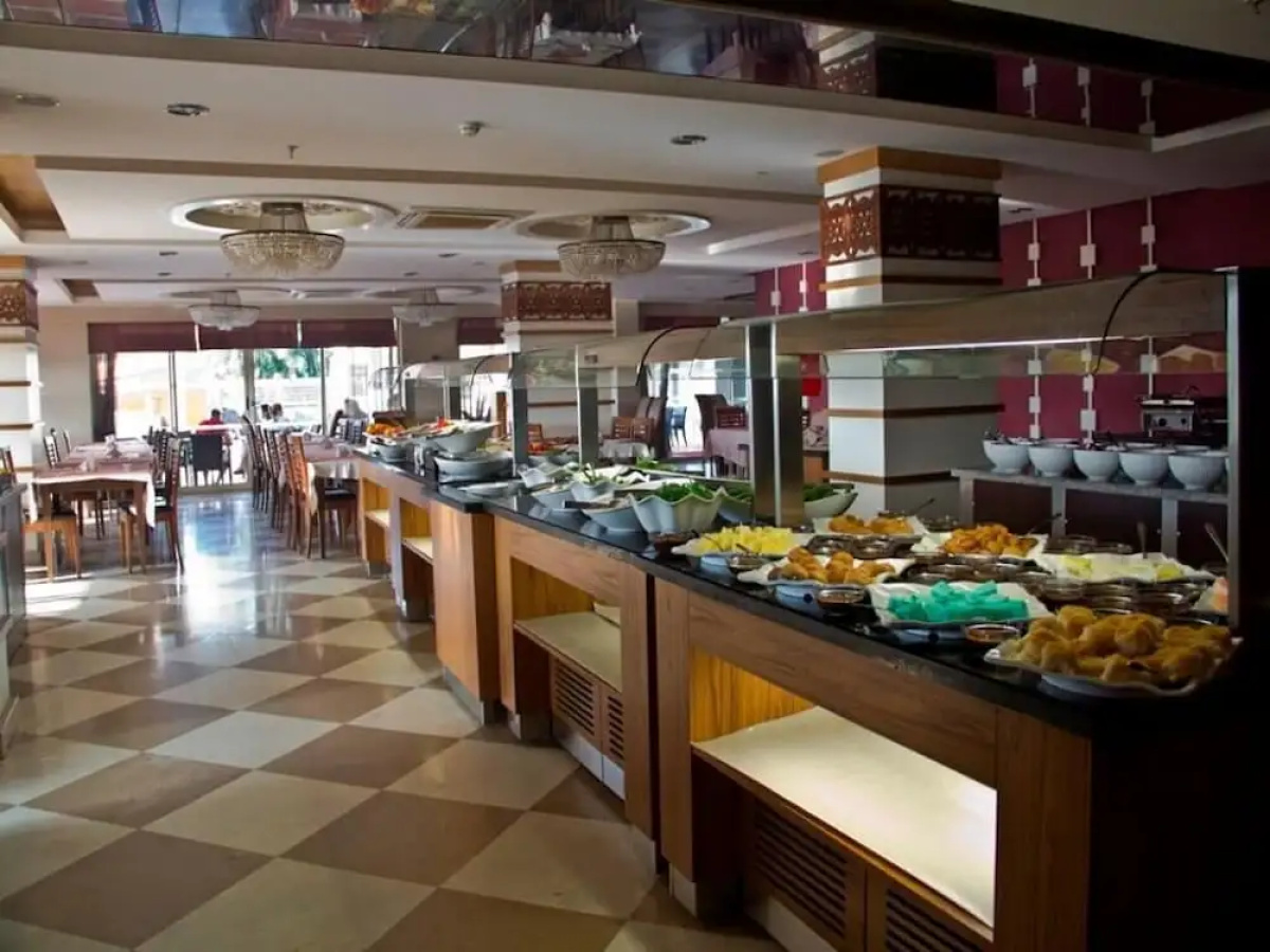 Adella Side Hotel