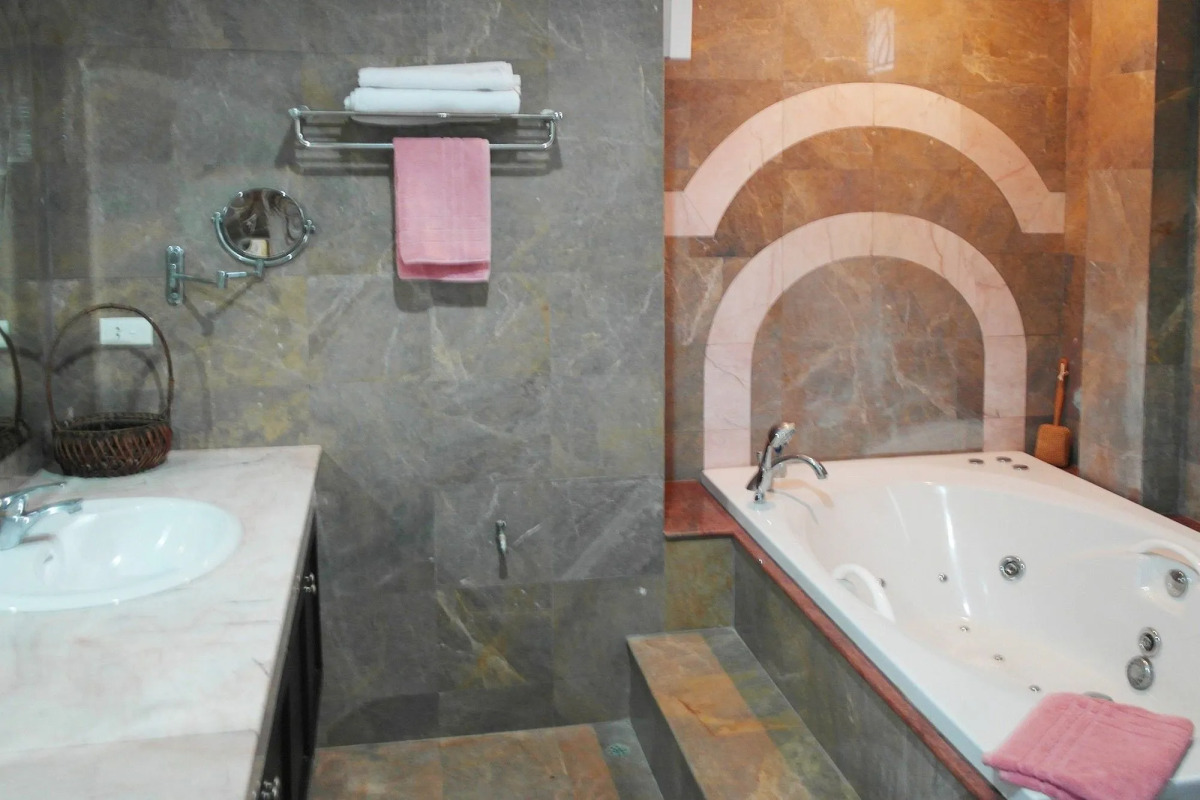 Chaweng Lakeview Residence