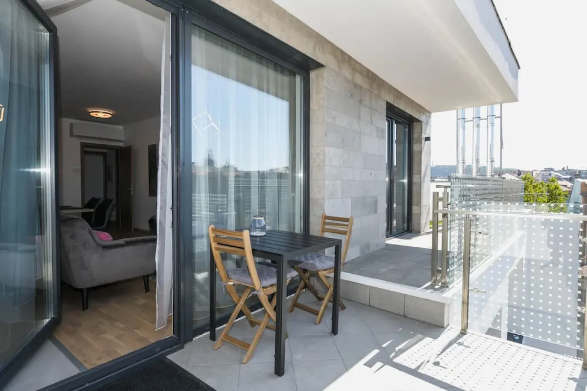 Elisabeth Downtown Apartments by UrbanRent