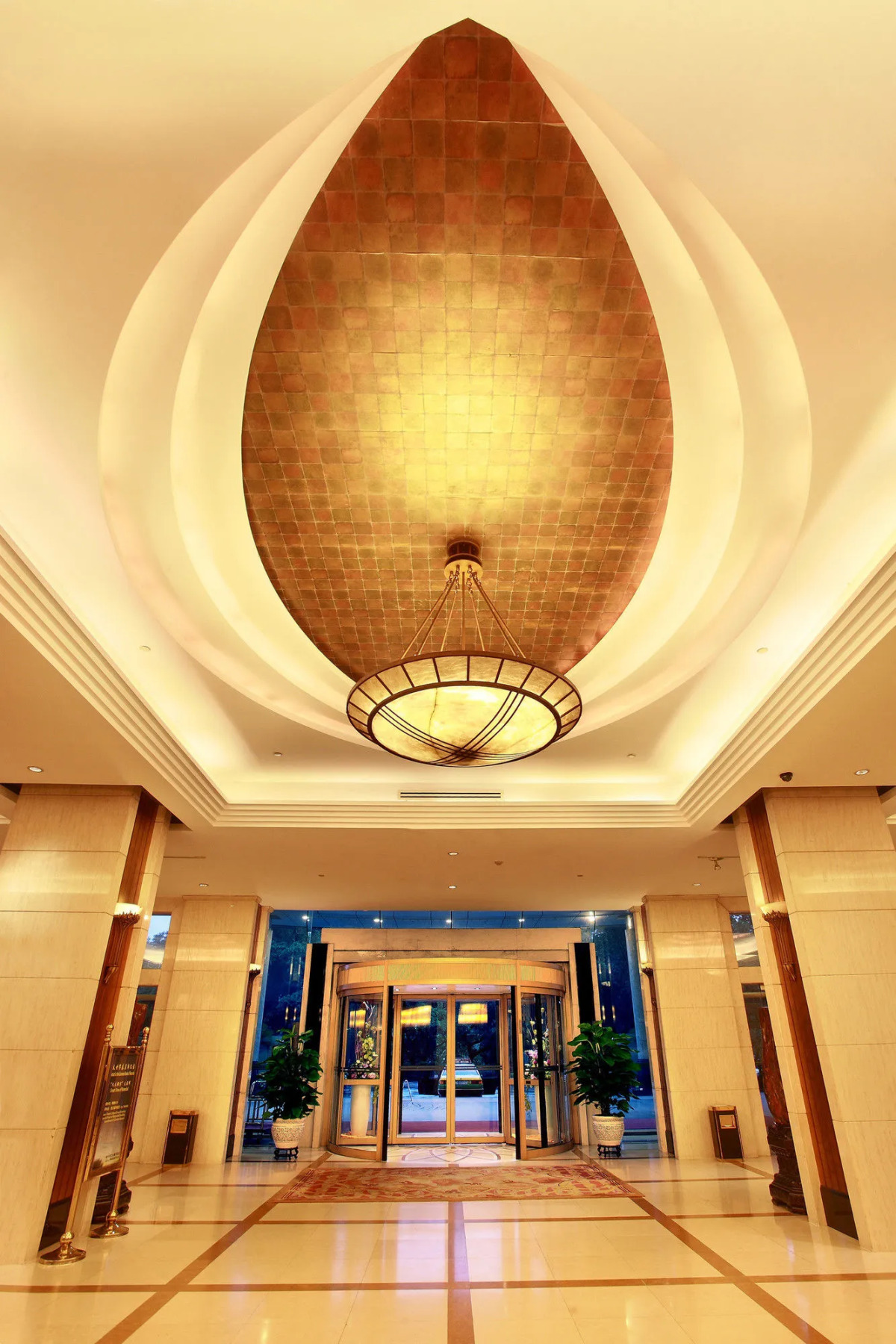 Guilin Lijiang Waterfall Hotel