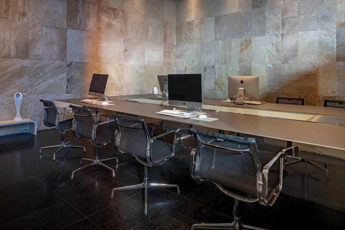 Отель Leonardo Royal Barcelona Forum