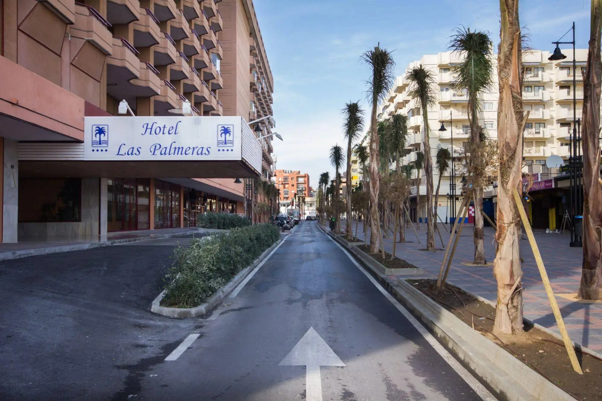 Отель Las Palmeras Affiliated by FERGUS 