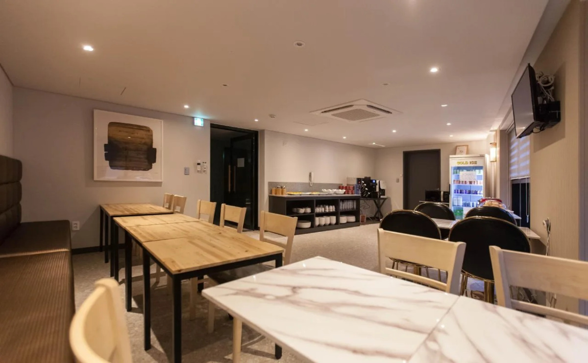 Brown Dot Hotel Hadan