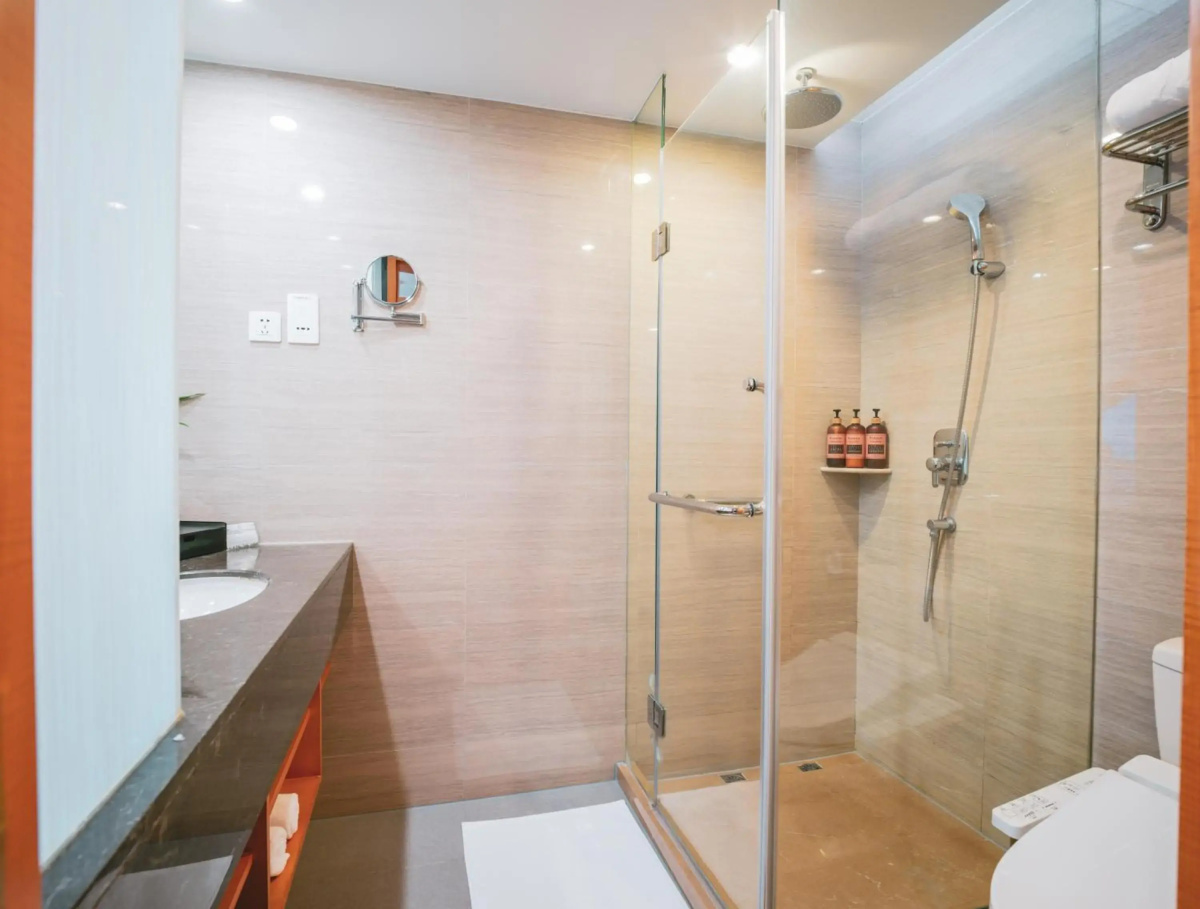 Отель Ramada Plaza by Wyndham Shanghai Pudong Airport