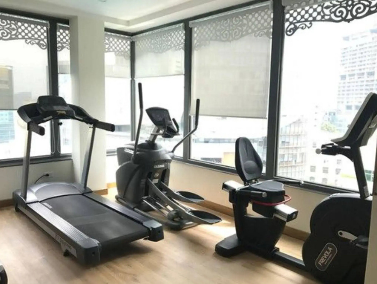 Au Lac Charner Hotel