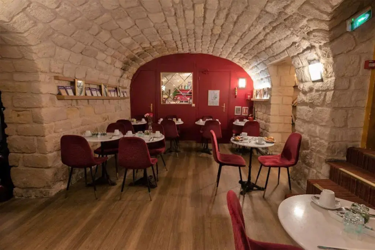 Hotel du Théâtre by Patrick Hayat