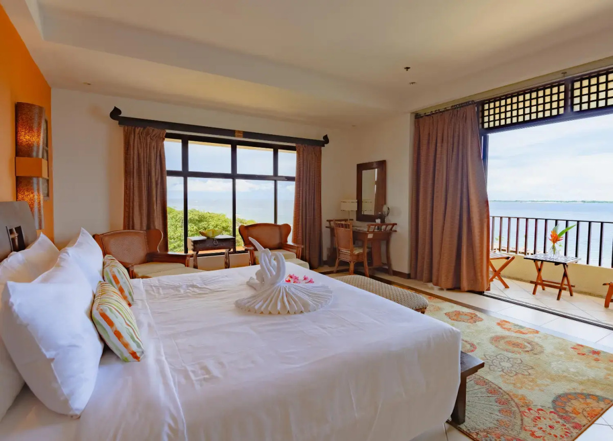 Costabella Tropical Beach Hotel