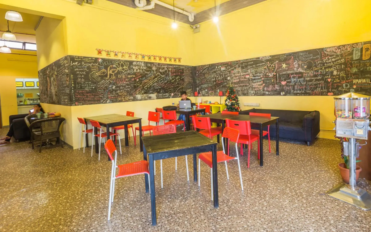 The Hive Singapore Hostel