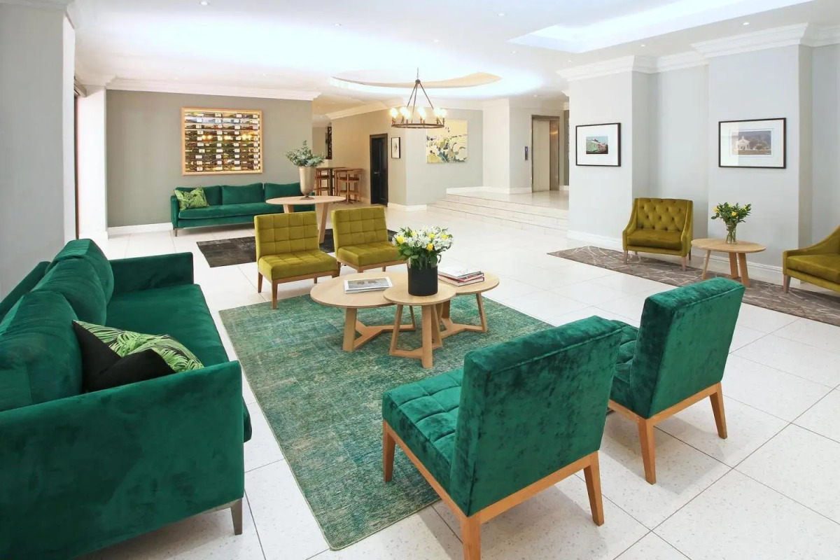 Hollow on the Square City Hotel