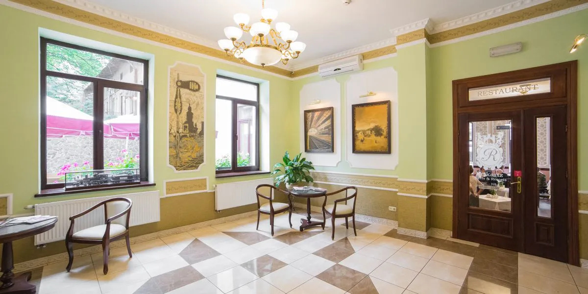 Optima Дворжец Львов