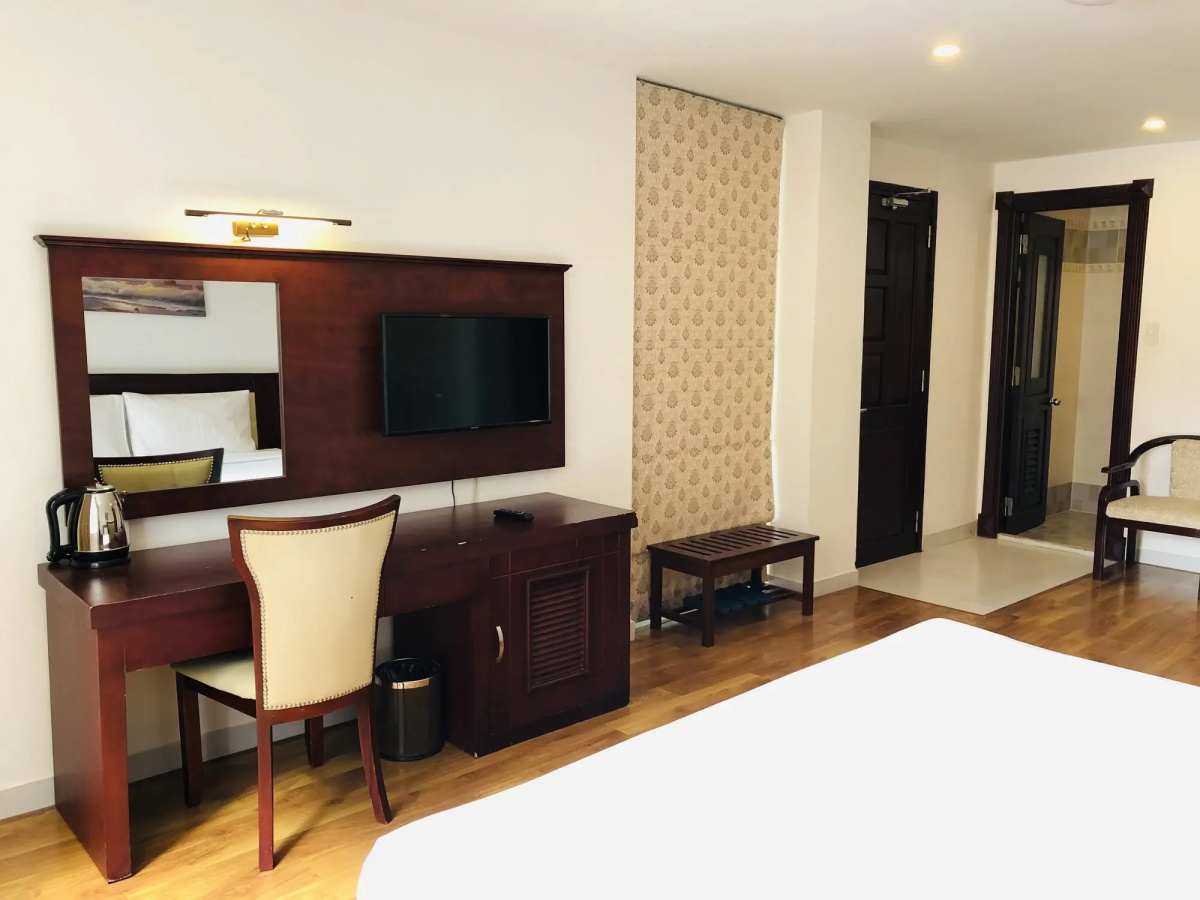 Sunny Hotel