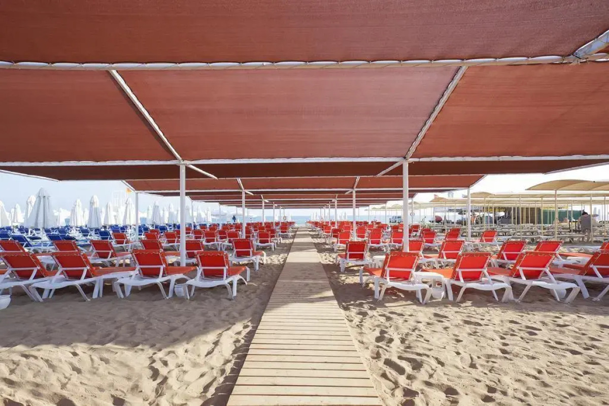 Hotel Orange Palace Side