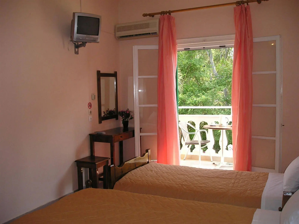 River Studios & Apartments