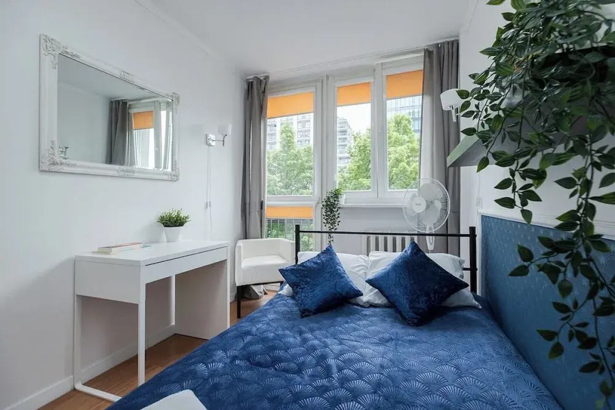 UNIT Warszawa Centrum Room by Metro Rondo ONZ