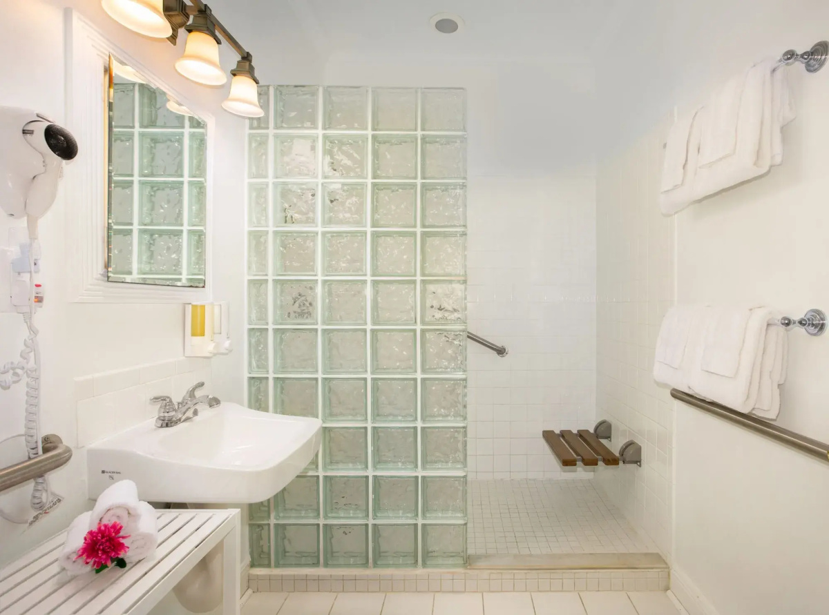 The Southernmost Inn - Adults Only