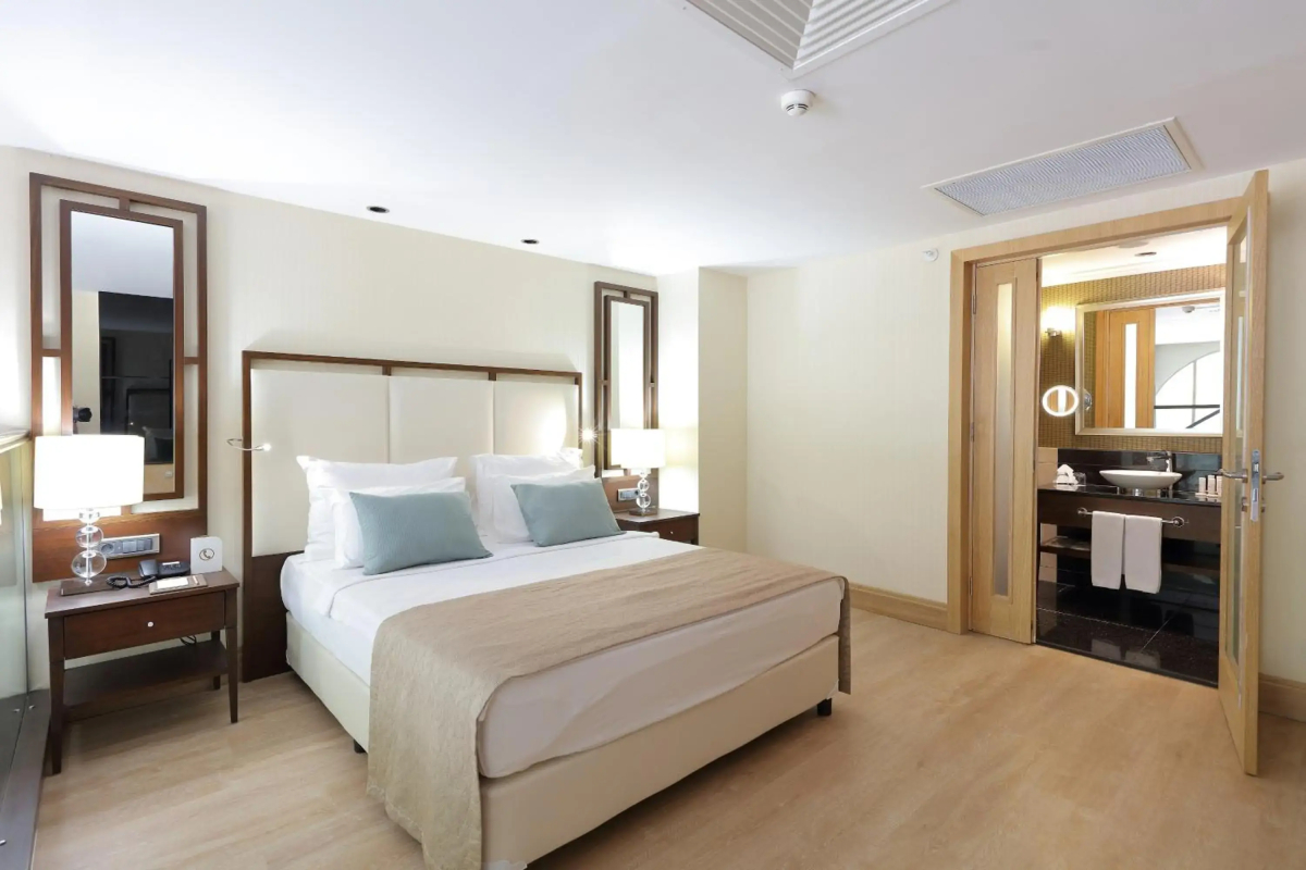 Juju Premier Palace 