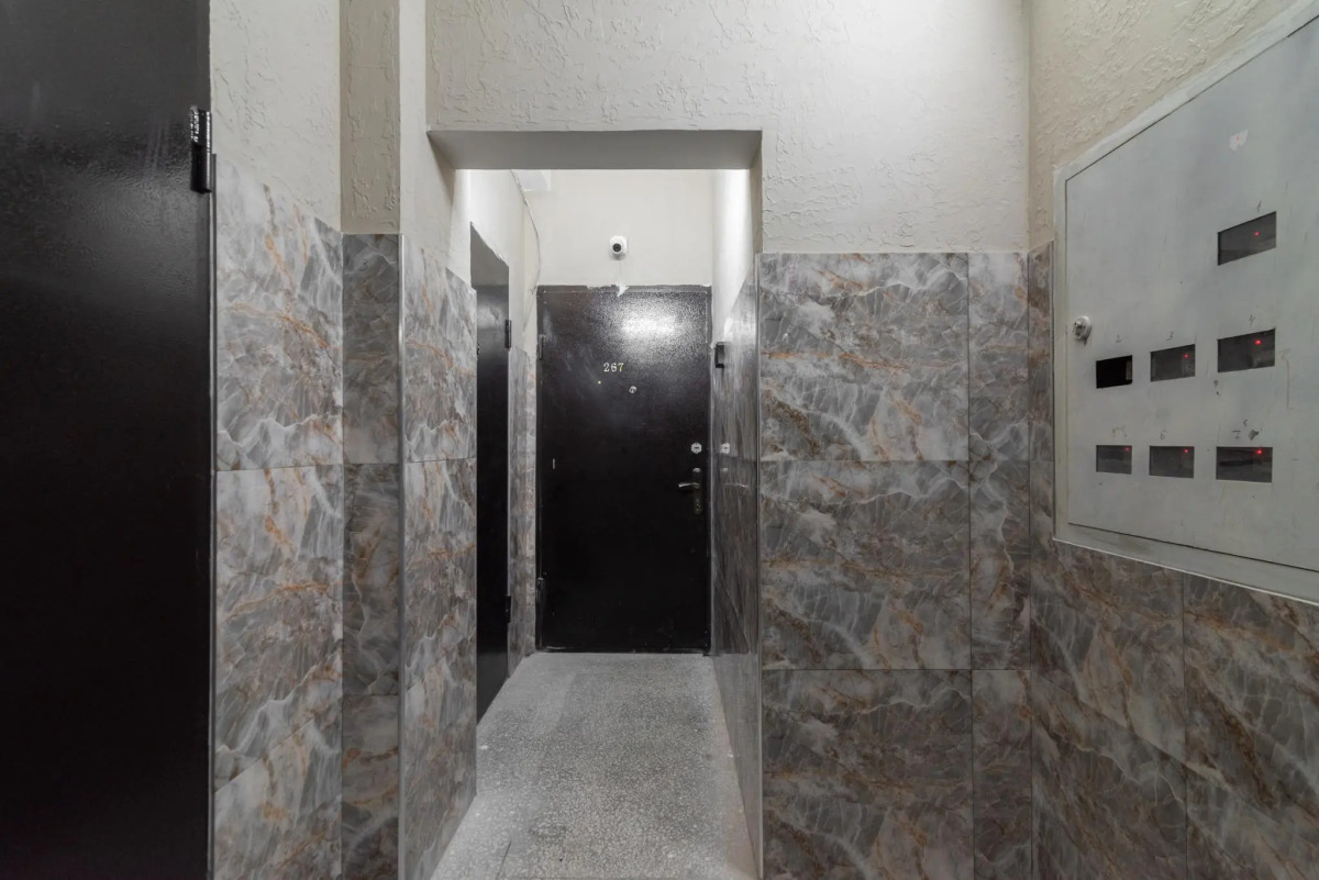 Bon voyage на улице Даниялова