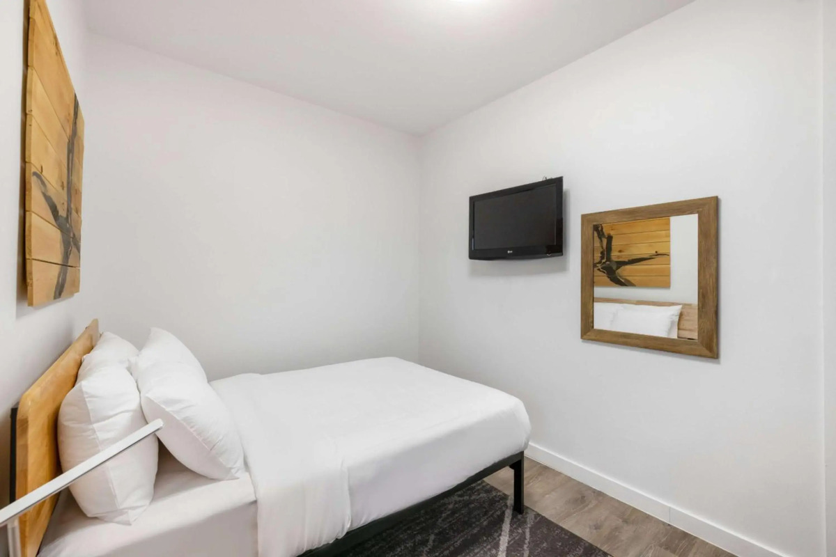 Hotel 27 by LuxUrban