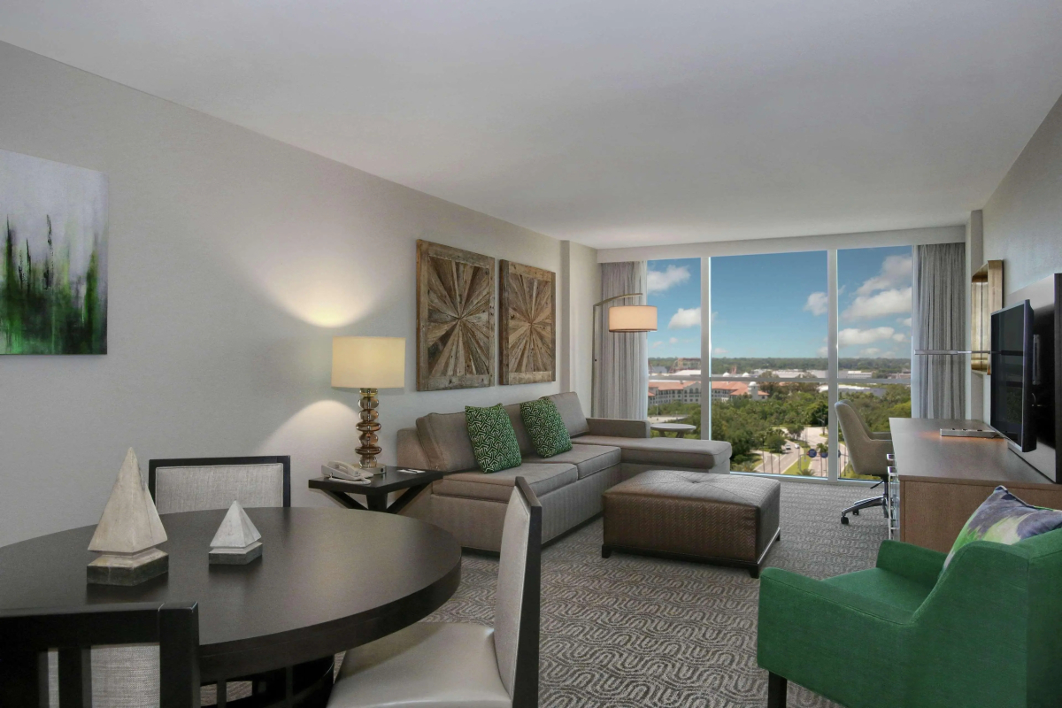 DoubleTree by Hilton at the Entrance to Universal Orlando