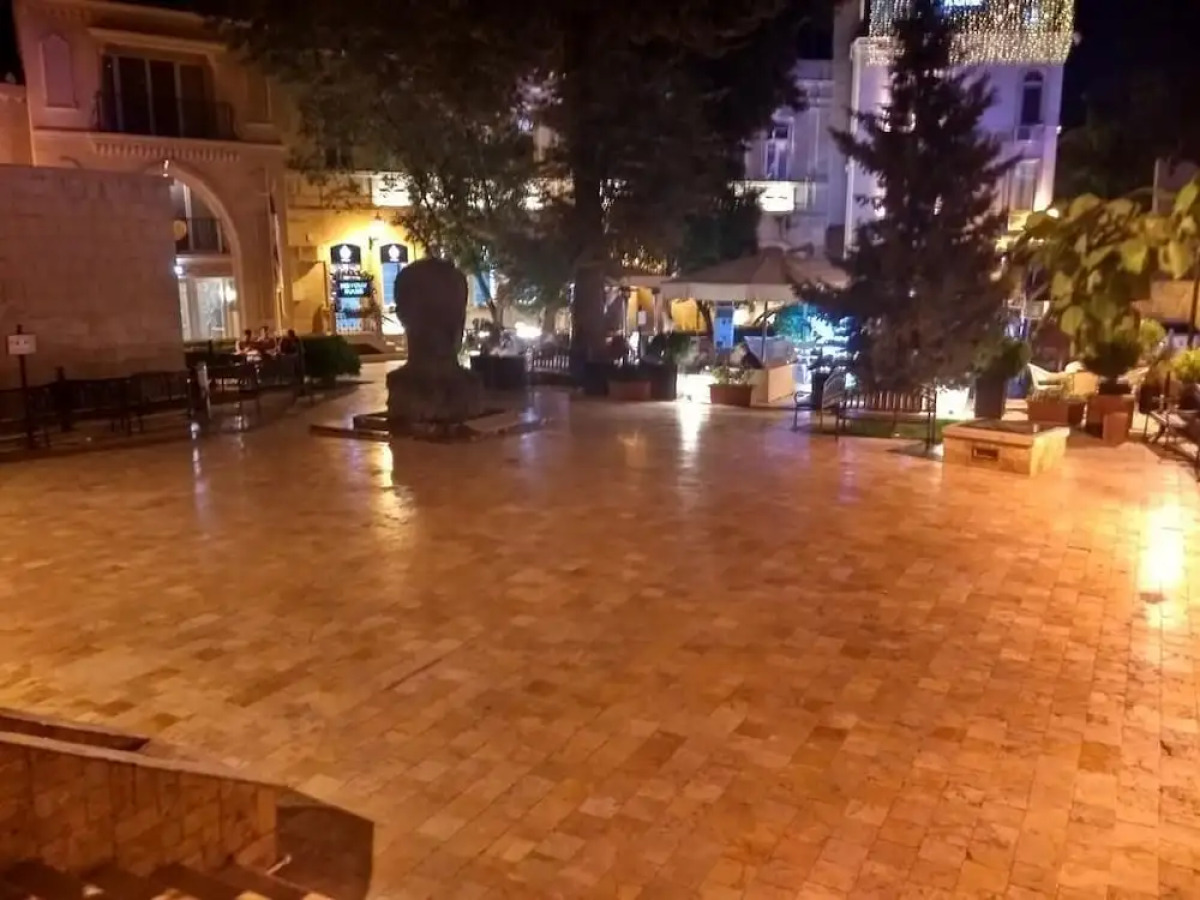 Отель City Walls