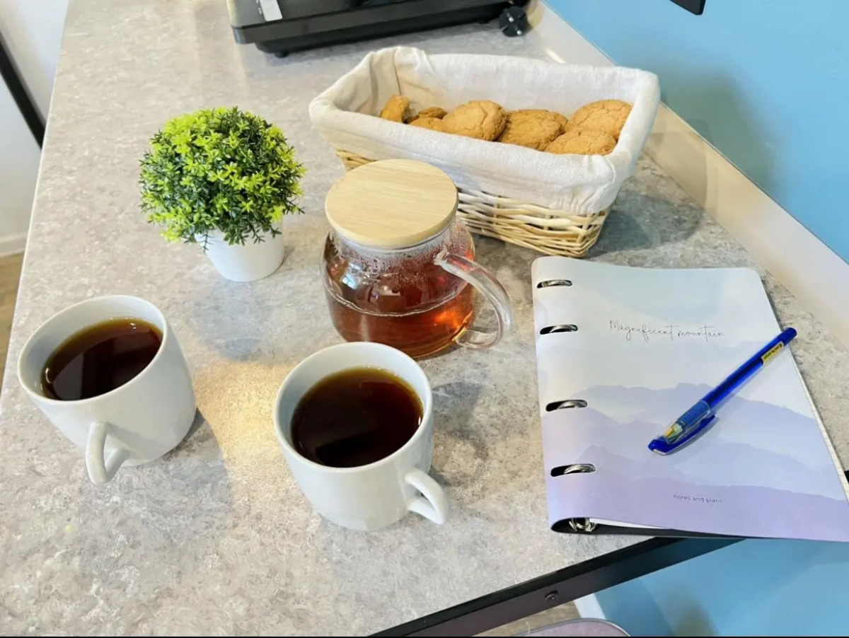 Диван и чемодан на магистрали Вокзальной