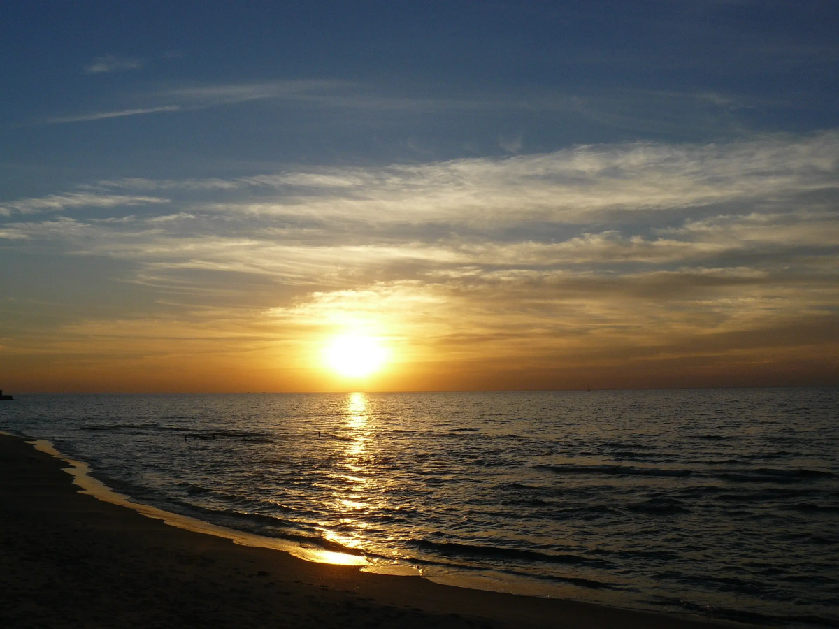 Sea Side by Zvieli Hotels