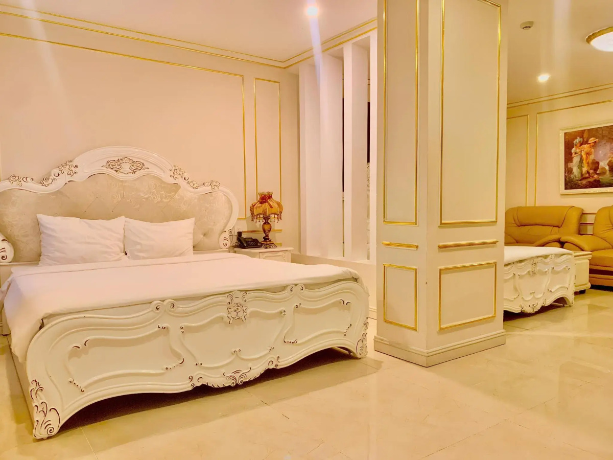 Tuyet Son Hotel