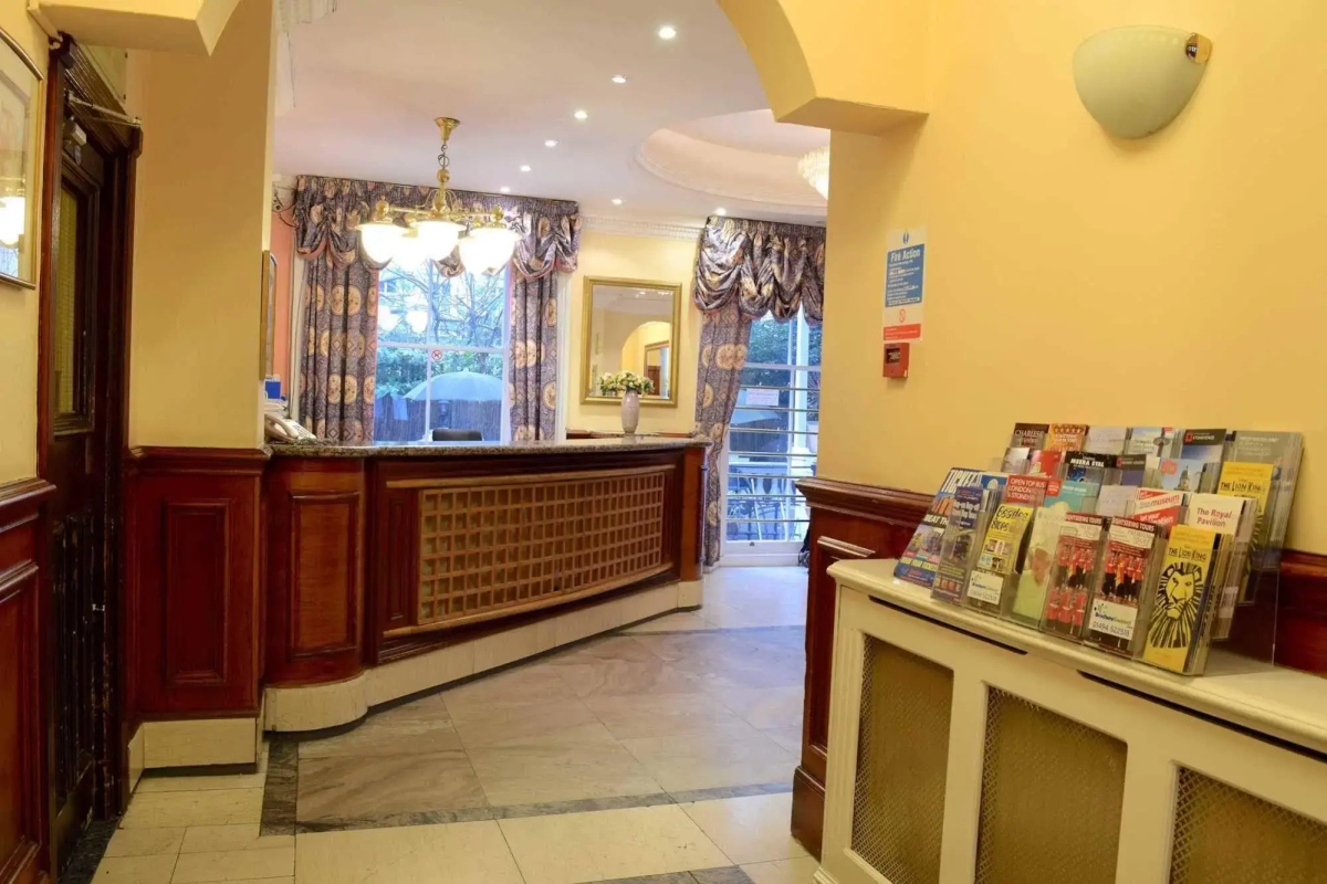 Pembridge Palace Hotel