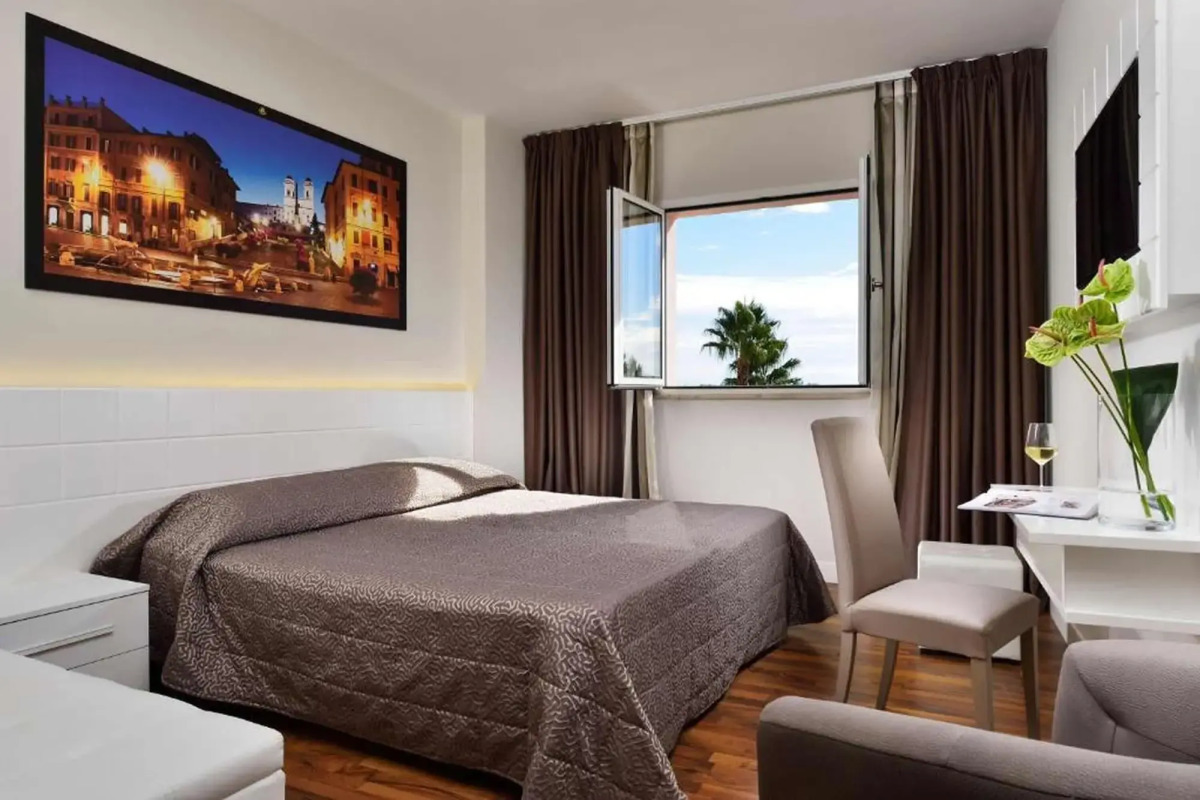 Isola Sacra Rome Airport