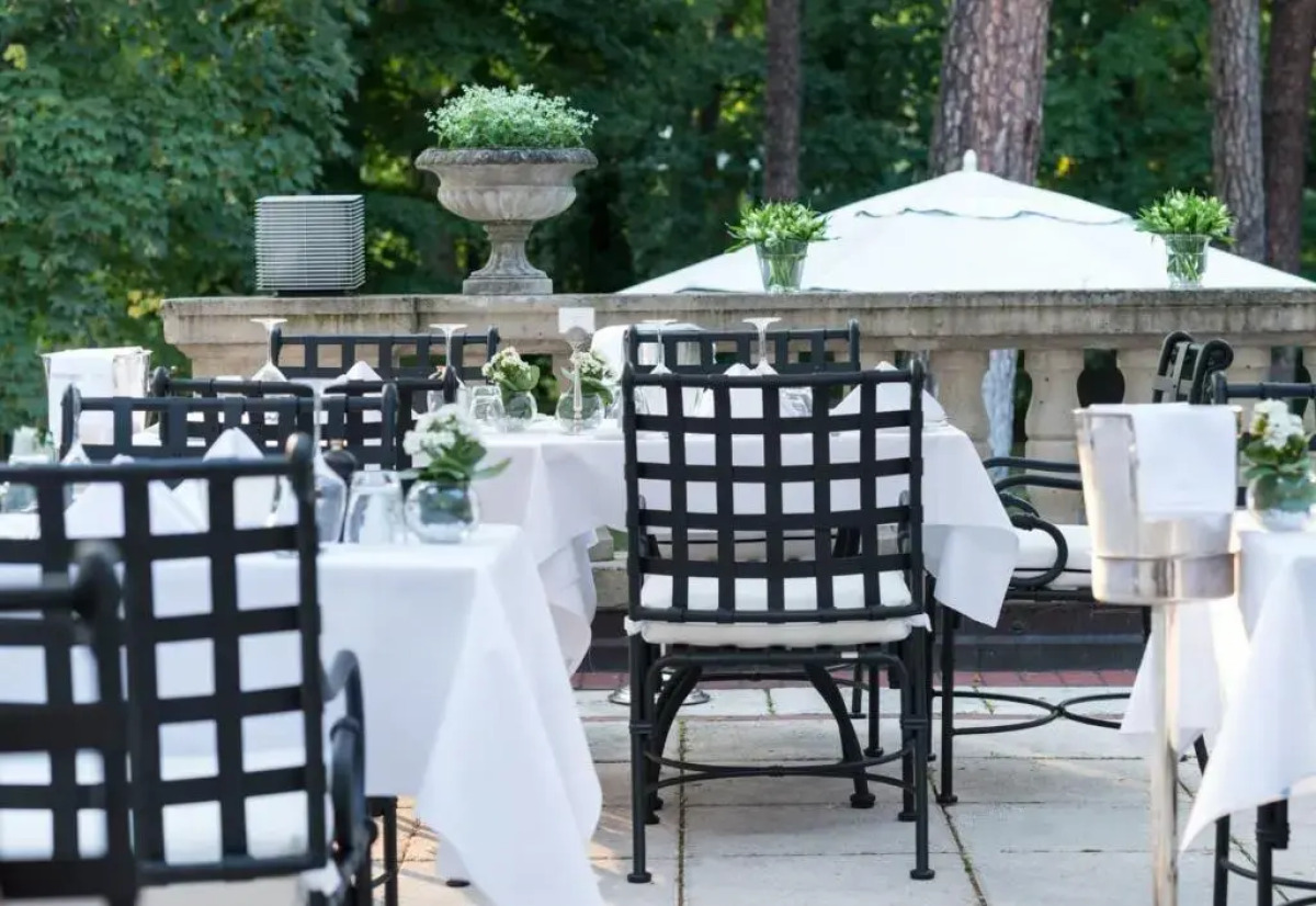 Schlosshotel Berlin By Patrick Hellmann