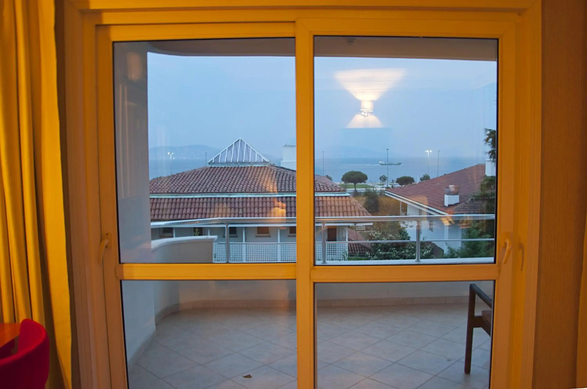 Island Hotel