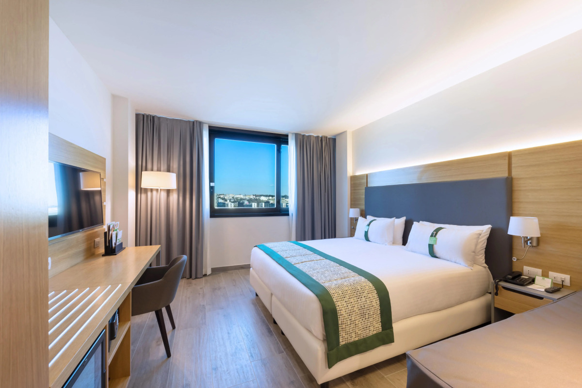 Holiday Inn Naples by IHG