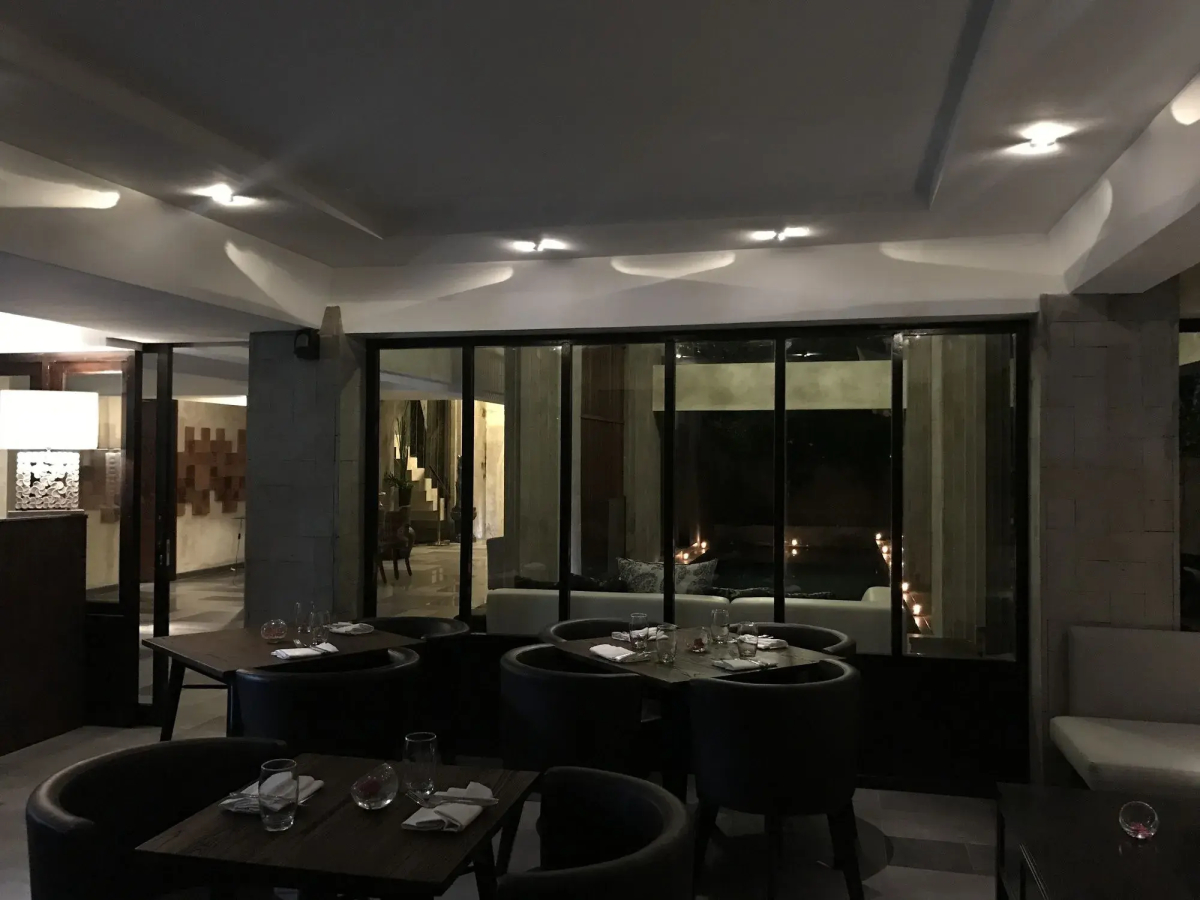 Anshel Hotel