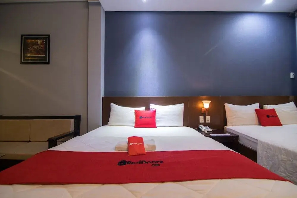 RedDoorz Near Tan Dinh Market 3