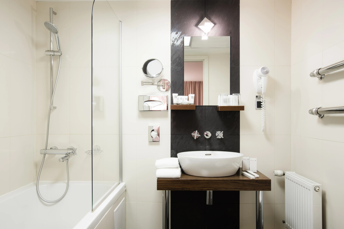 Avalon Hotel & Conferences