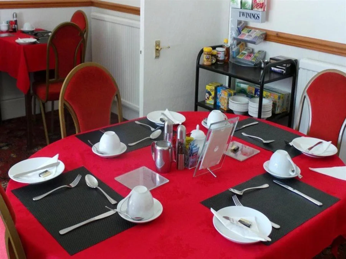 Oakcliffe Hotel