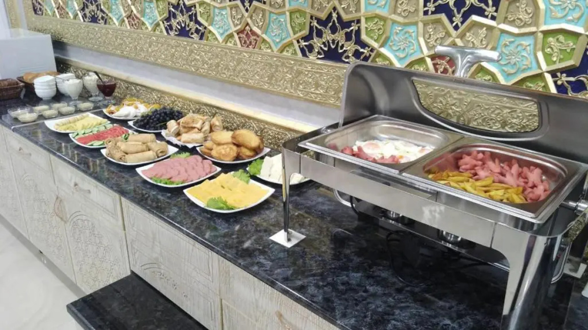 Отель Asian Plaza